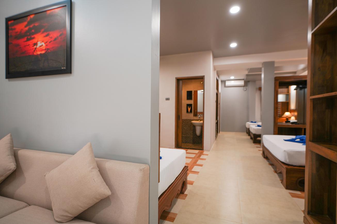 Villa Five Pack Inner View